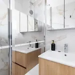 Meuble 4 Proche Du Centre Διαμέρισμα *