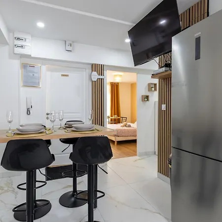 Διαμέρισμα Meuble 4 Proche Du Centre *